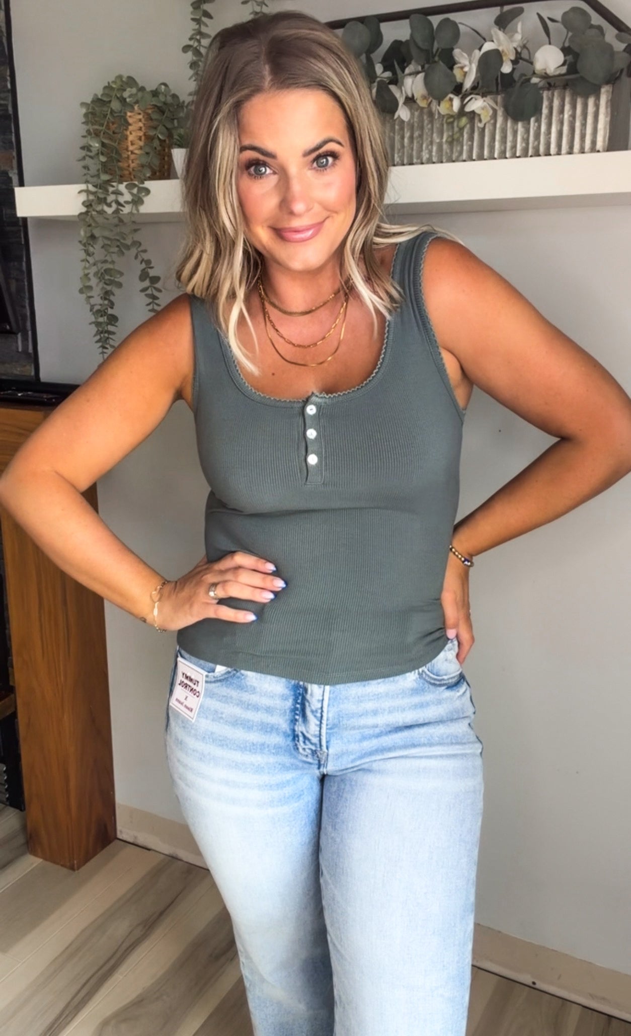 Button Tank